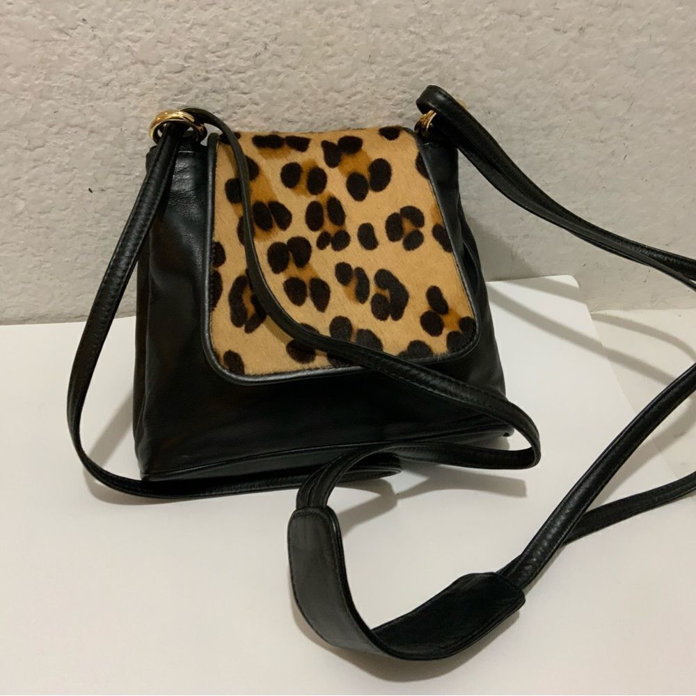 Vintage Ohhi Ashley leopard calf hair flap  leather crossbody bag. Beautiful